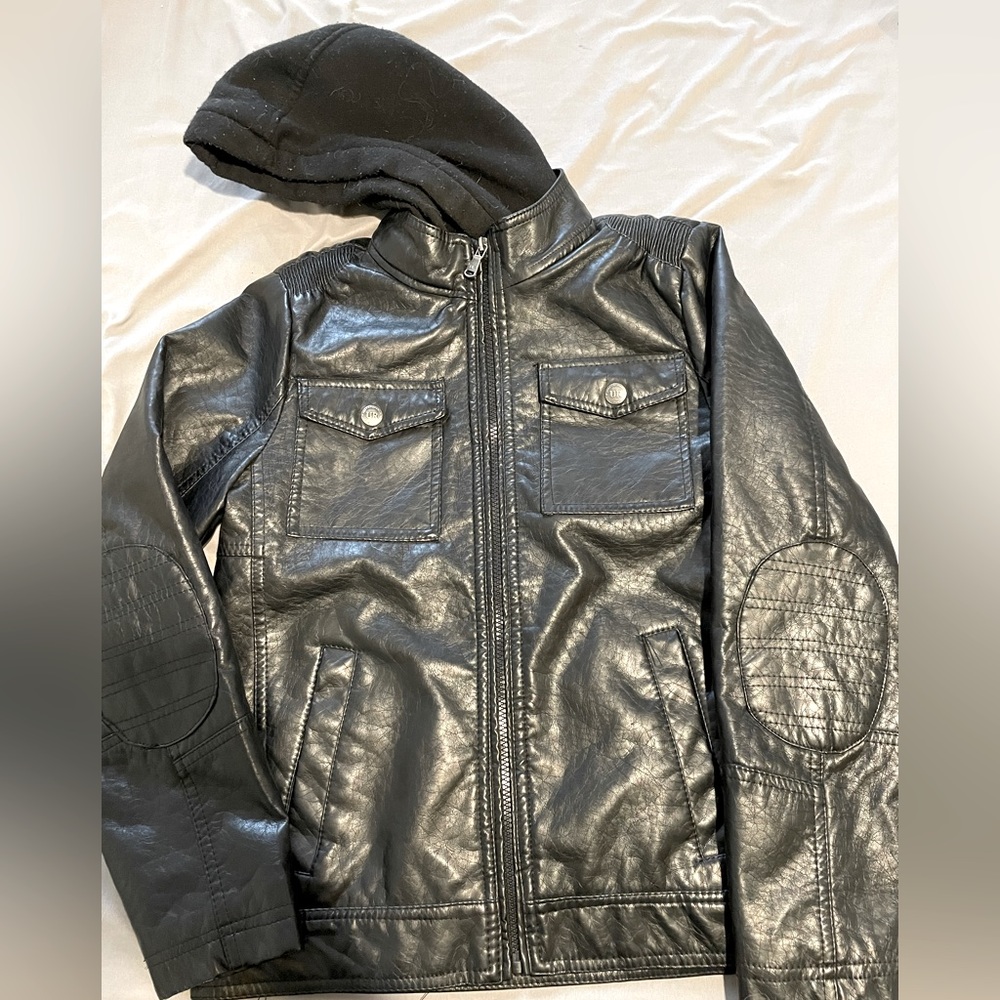 Brand: urban republic size: kids large. Light use no damage